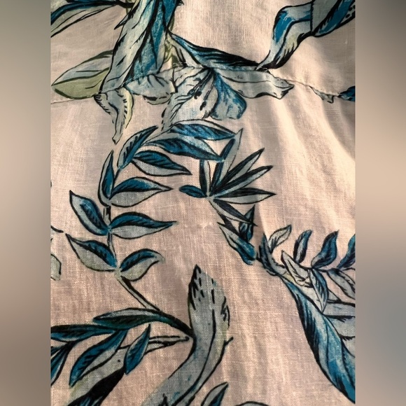 Tahari Women’s White/Blue Floral Button Up - 100% Linen - Size Medium - Picture 5 of 5